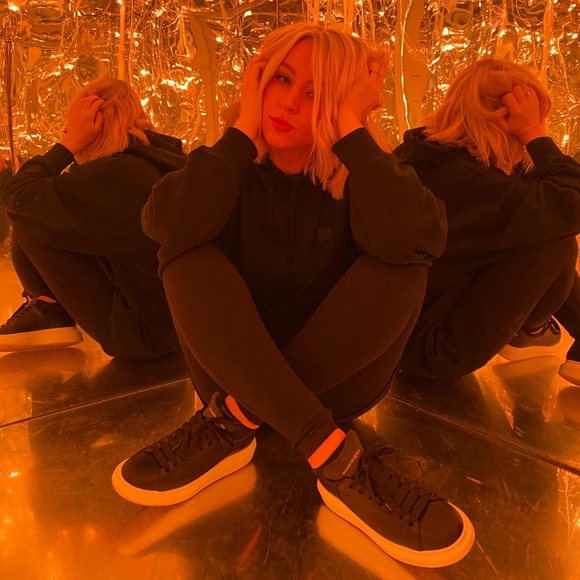 Meet your Posher, Kristeen - Picture 6 of 7